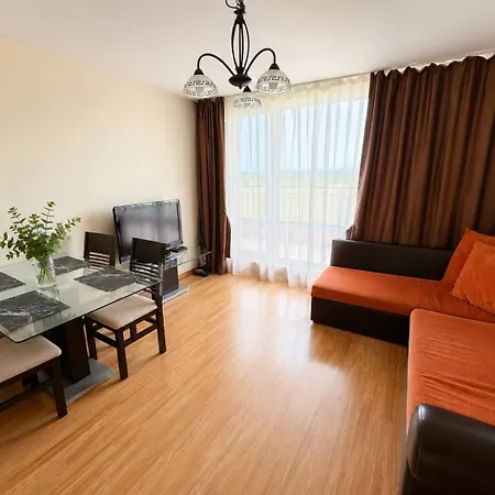 One-bedroom With Mountain Views Apartment *